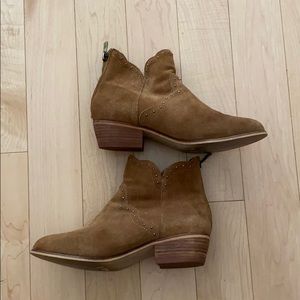 chinese laundry booties